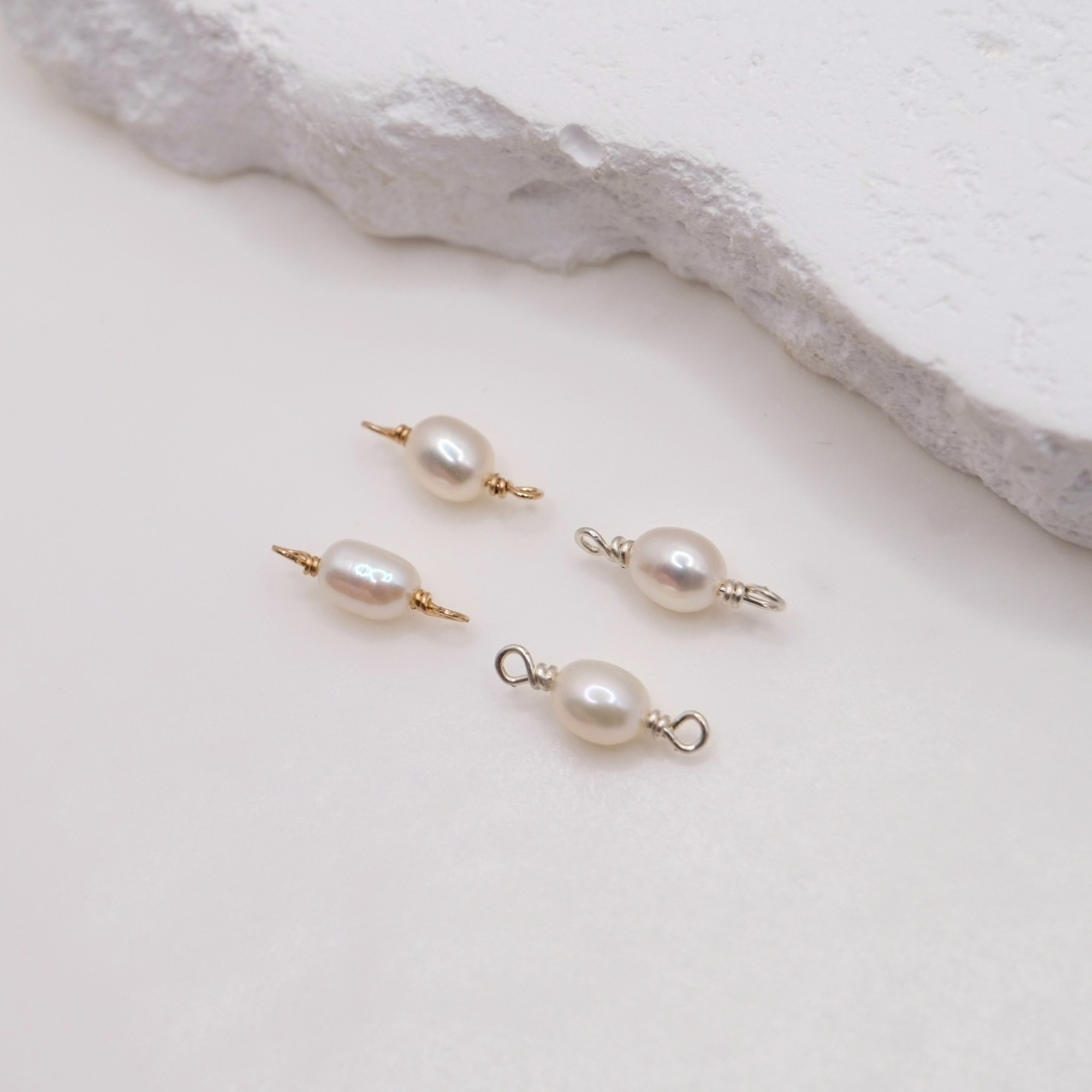 Small Oval Freshwater Pearl Connector